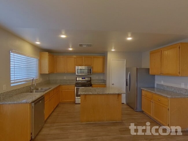 Photo - 1227 Golden Apple St