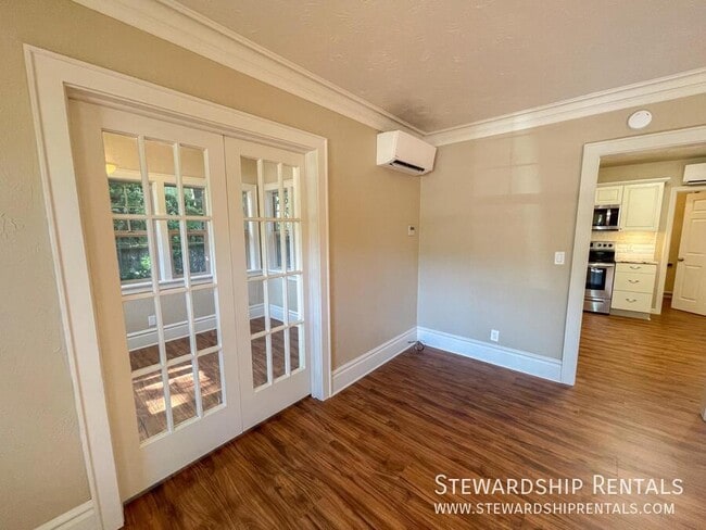 Photo - 2334 Augusta St