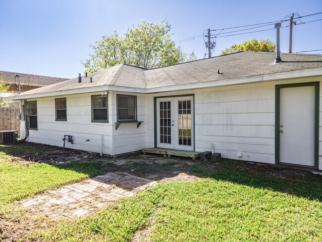 Building Photo - 4710 Glenmont St