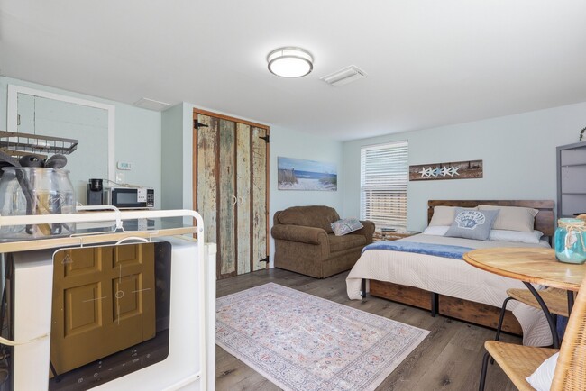 Photo - 587 Dixie Hwy Unidad Studio 1