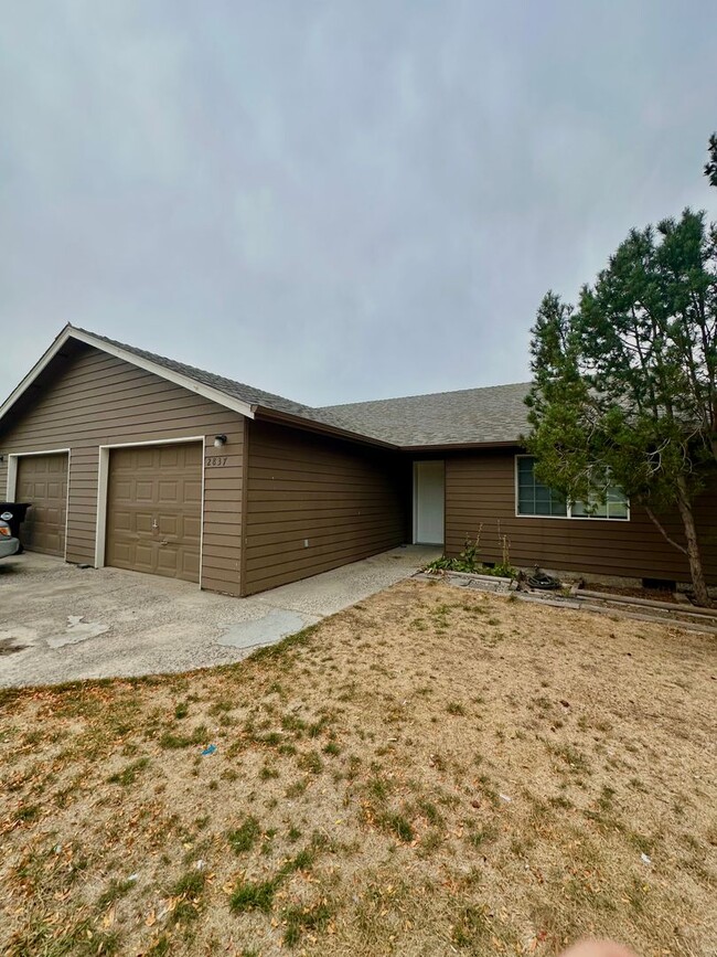 Building Photo - u2837-u2839 Unit 2837