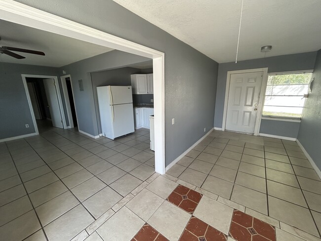 Photo - 100 12th St