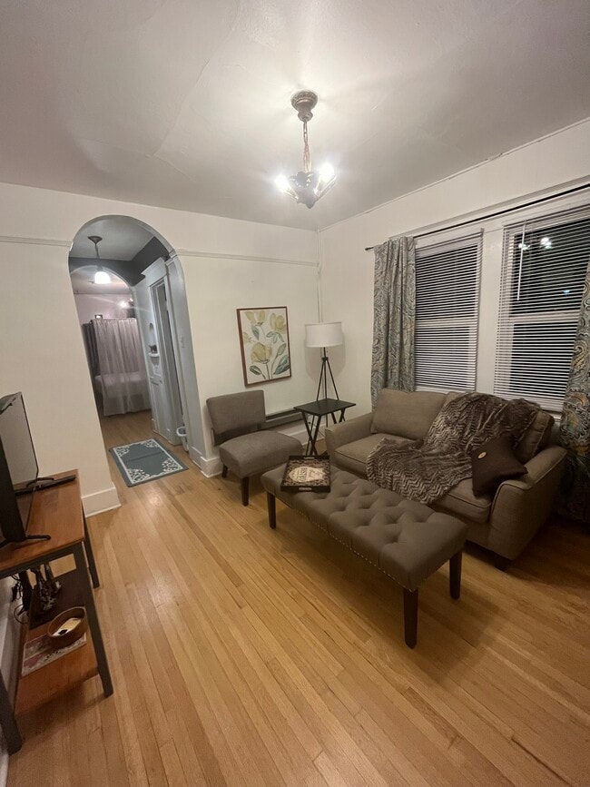 856 E Carter St Unit 3