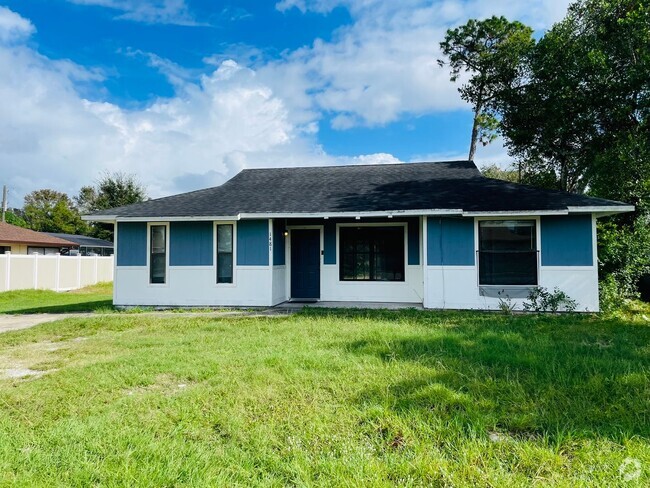 Building Photo - 1/2 MONTH FREE RENT!  3/2 House in Deltona