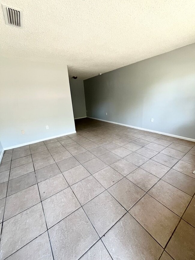 Photo - 911 N Iowa Ave Unit 911 N. Iowa Ave Apartment 3