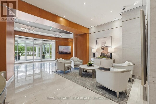 Photo - 38 Metropole Private Unit 504