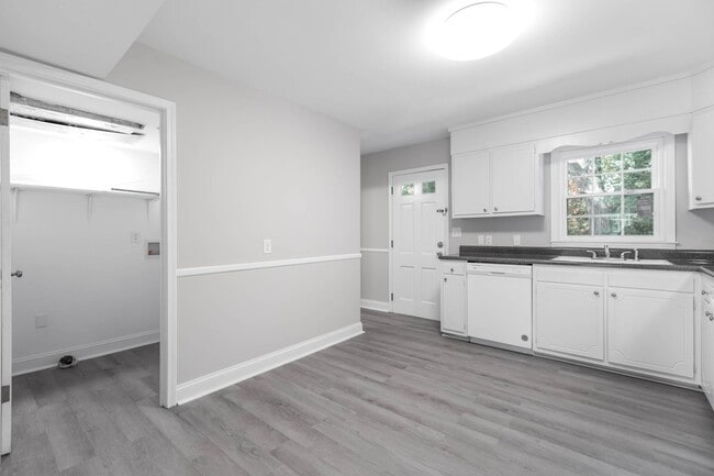 Photo - Pet-Friendly 2-Bedroom Townhome with In-Unit Laundry Hookups