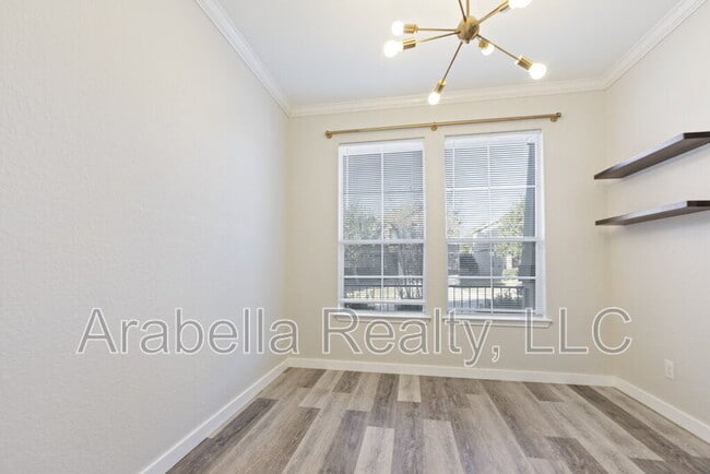 Photo - 208 Dove Run