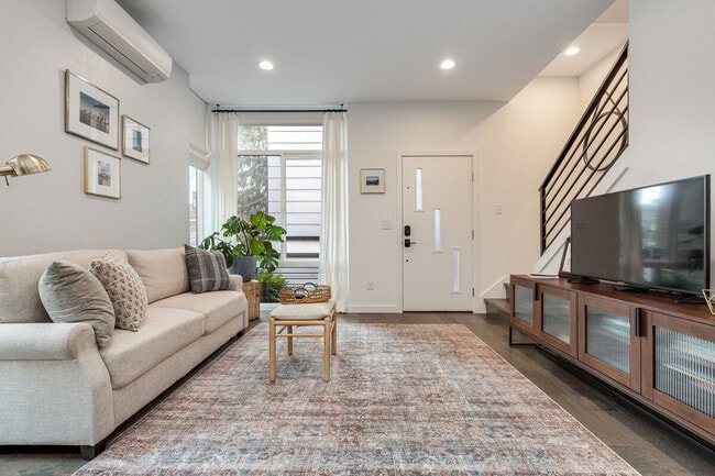 Photo - 1002 Boylston Ave E Apartment Unit ID1036001P