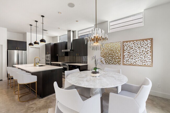 Photo - 2105 Goodrich Ave