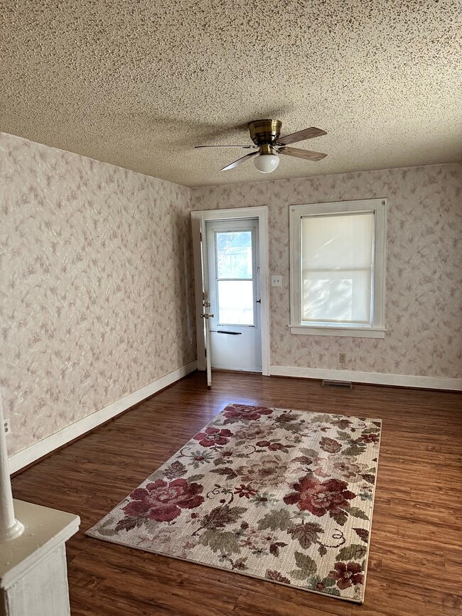 Photo - 1842 W McCormick Ave