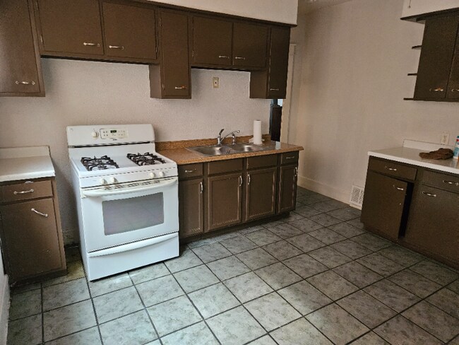 Photo - 1203 Emerald Ave Unidad 1