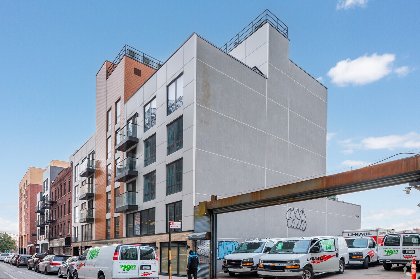 Building Photo - Silver Point Apartments