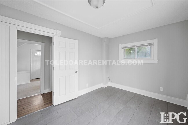 Photo - 5520 N Summit St