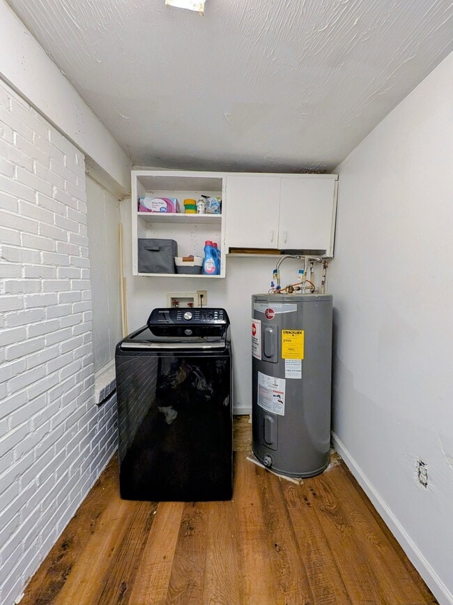 Photo - 48 Douglas St