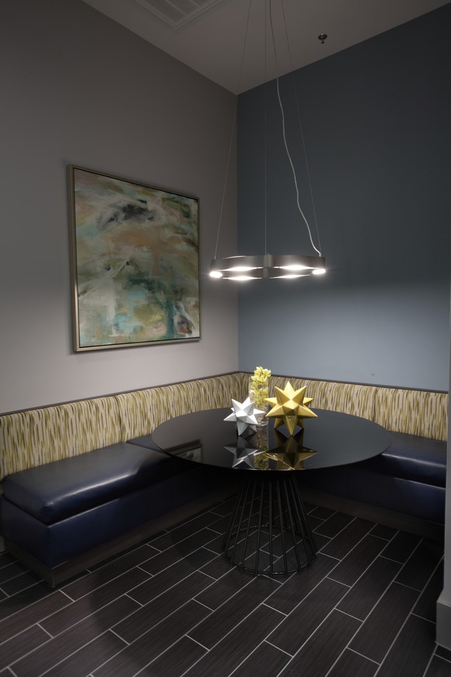 Photo - SUMMIT PARQUE, LLC Apartments