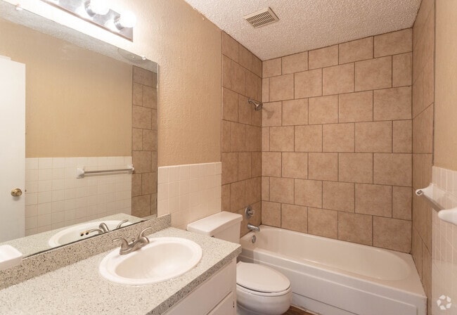 2BR 1BA - 950 SF