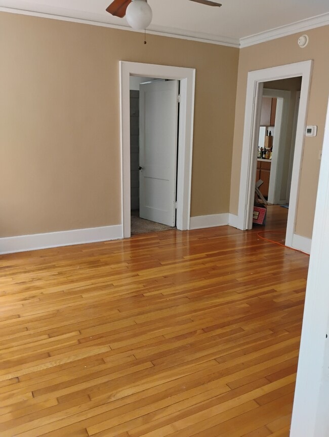 Photo - 335 Morris Ave SE