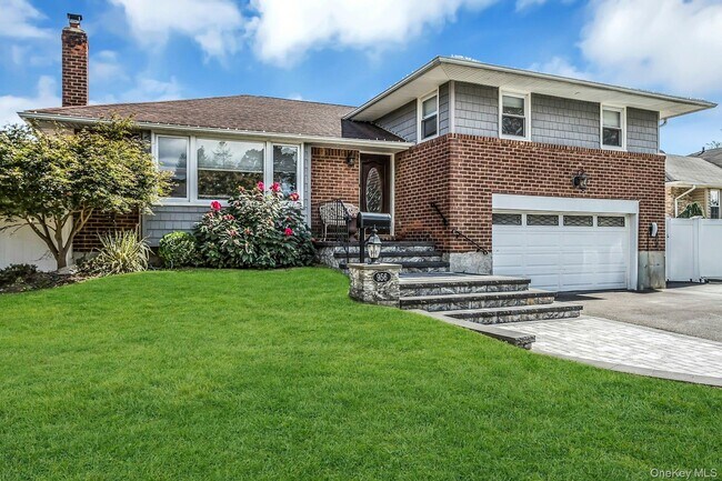 Photo - 956 Plum Tree Rd W