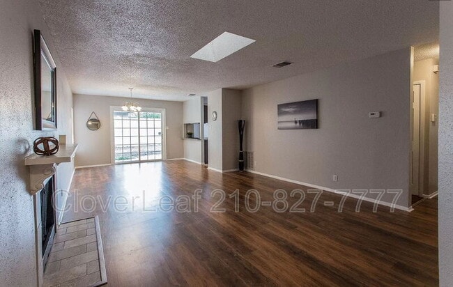Photo - 4961 Champlain Dr