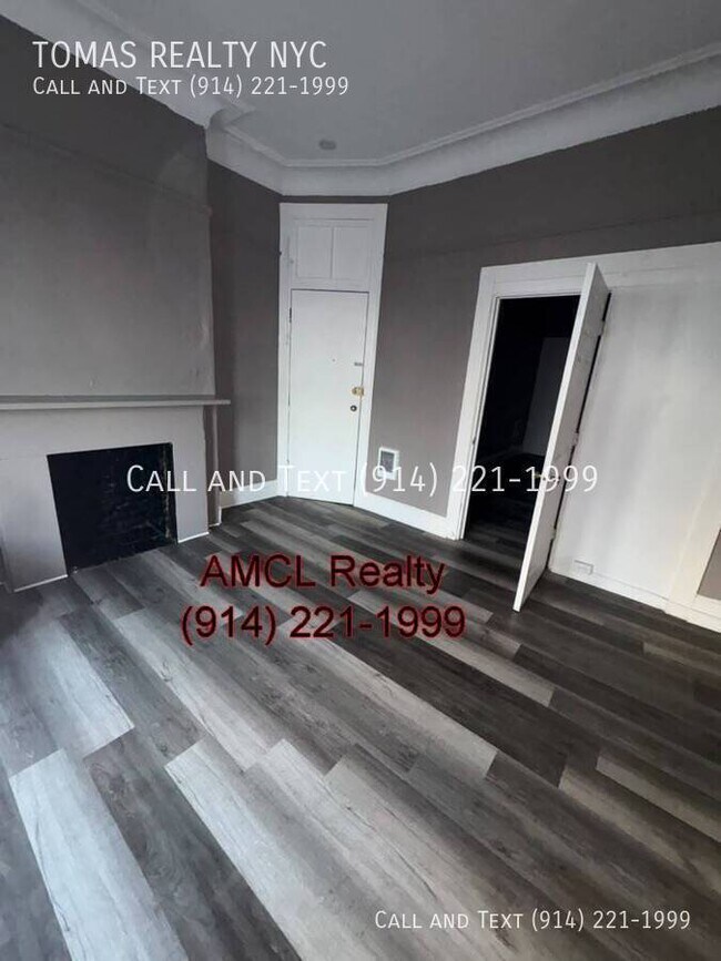Photo - 165 E 3rd St