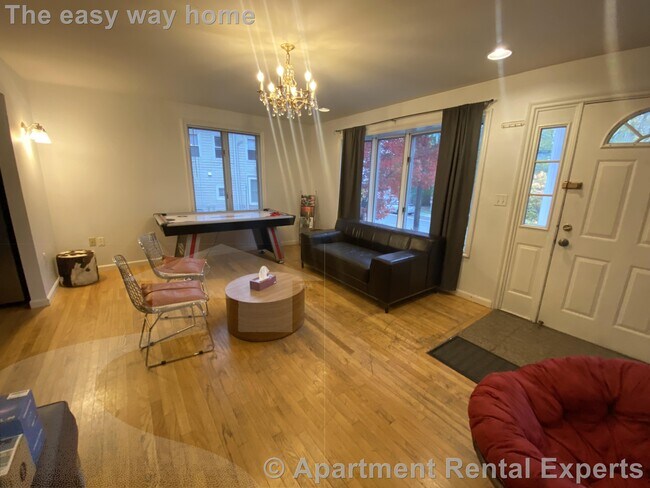 Photo - 309 Beacon St