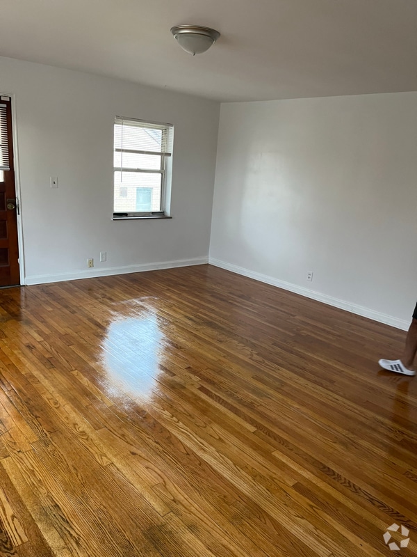 Building Photo - 2790 Queen City Ave Unit 2 Rental