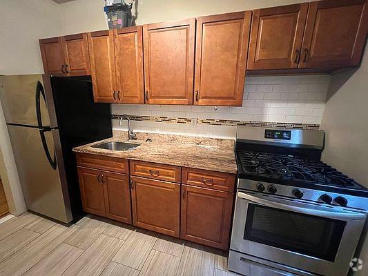 Building Photo - 1 bedroom in Bronx NY 10463 Unit E41 Rental