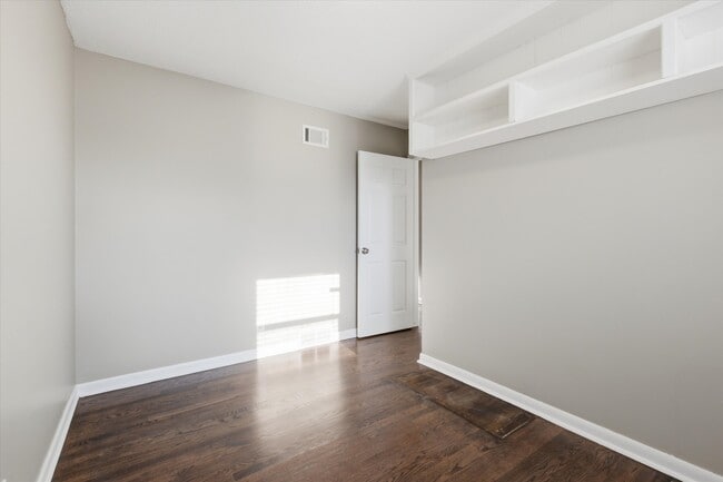 Photo - 4916 Crescent Ave