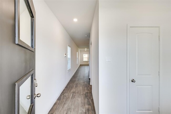 Photo - 328 Gladiola Lp