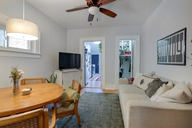 Photo - 1136 N Washington St Unit Cap Hill Apartment For Rent