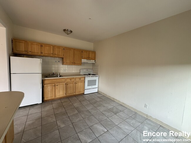 Photo - 30 Fordham Rd Unit #7