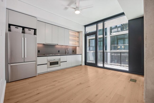 Building Photo - 610 Davis St Unit 2707 Rental
