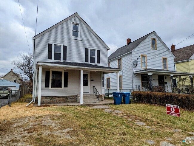 Building Photo - Spacious 3-Bedroom Colonial with Updates i... Rental