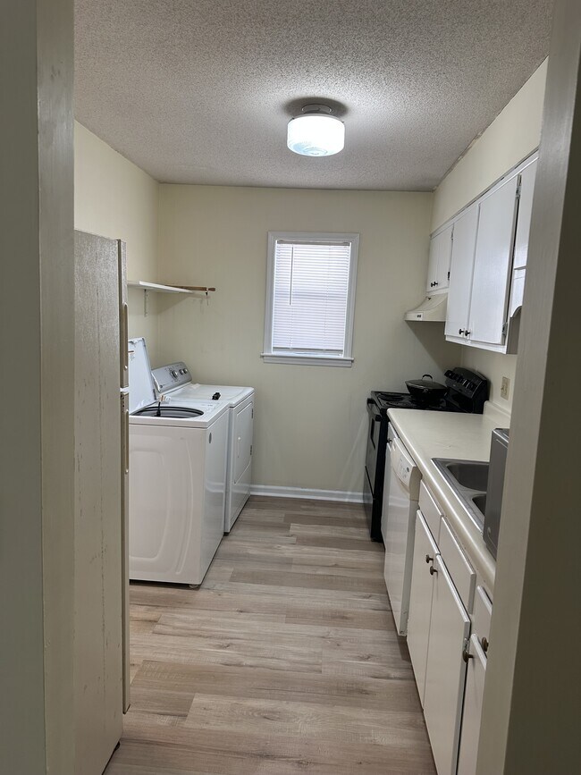 207 Ashley Forest Rd Unit 207