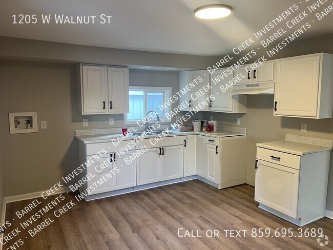 Building Photo - 2-Bed 1-Bath - New Kitchen and Bathroom Rental