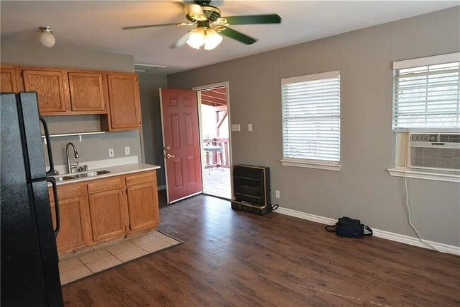 Building Photo - 7705 Debbie Dr Rental