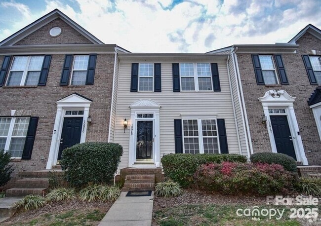 Building Photo - 10946 Garden Oaks Ln Rental