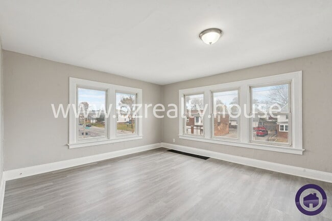 Photo - 3241 Cherry St