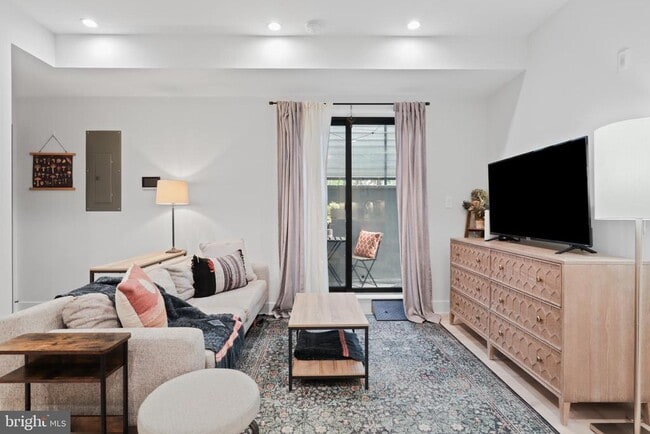 Photo - 3933 14th St NW Unit 2