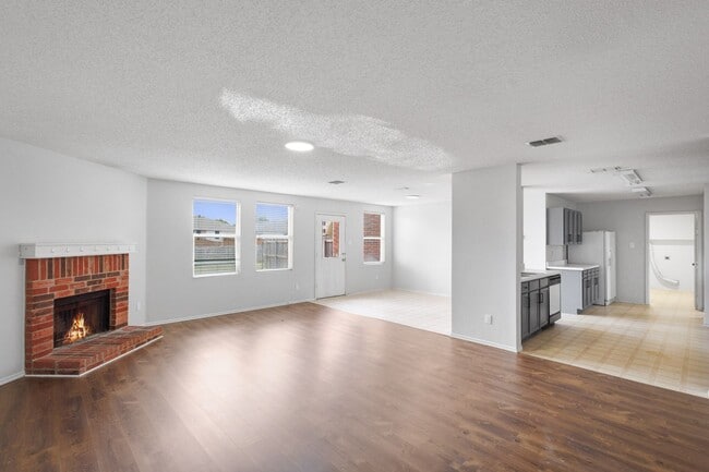 Photo - 1352 Dawson Way