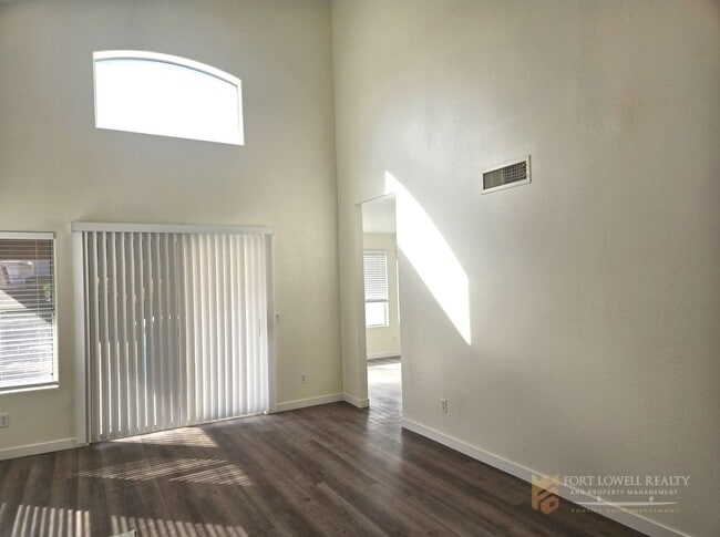 Photo - Fully remodeled, spacious 3 bed 2.5 bath, two-story home in Phoenix