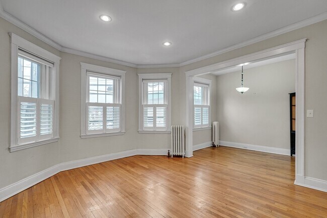 Building Photo - 315 Allston St Unit 1 Rental