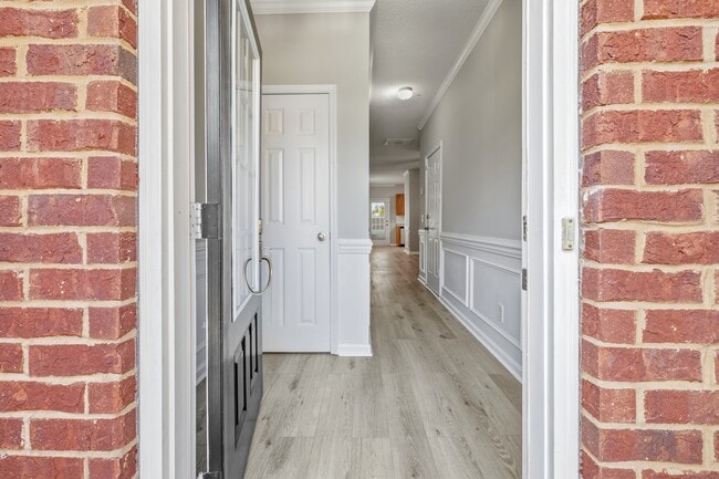 Photo - 777 King George Blvd