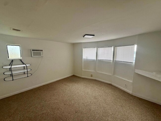Photo - 4870 Canal Rd