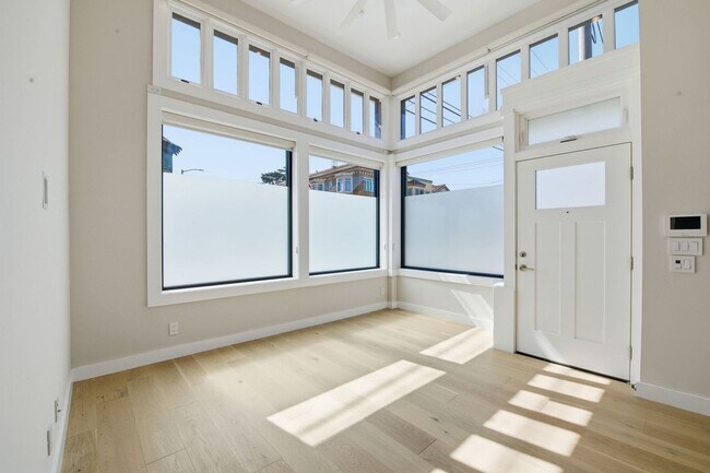 Photo - 1498 9th Ave