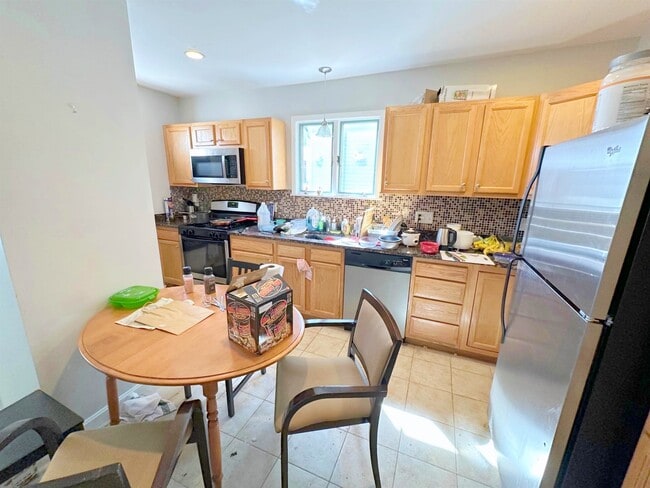 Building Photo - 149 North St Unit 1