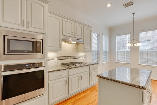 Photo - 3015 W Park at Fairdale