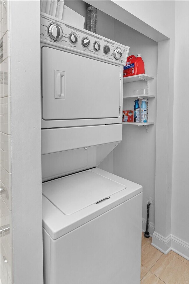 1214 W Belmont Ave Unit 2S