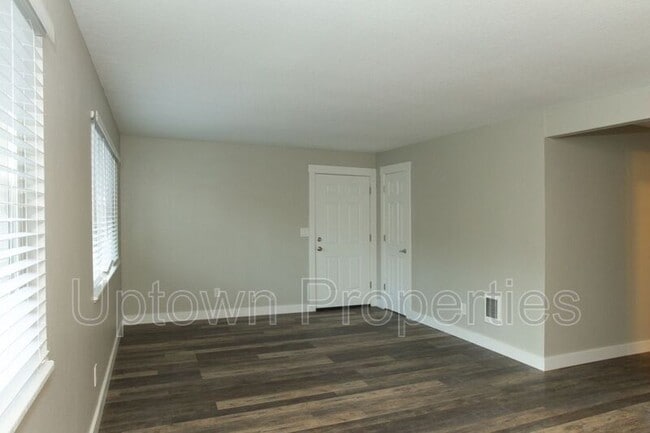 Photo - 2602 NE Lombard St